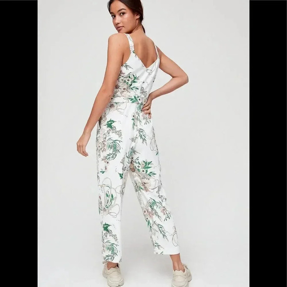 Little Moon Petunia Jumpsuit size 00 - Picture 3 of 16